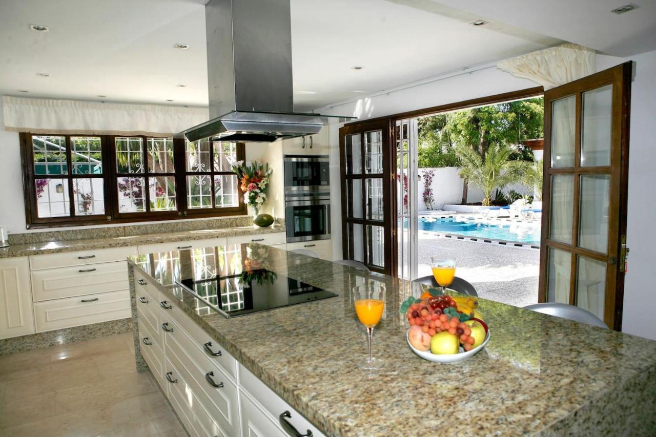 Exclusive Villa Las Palmeras Puerto Banus With Heated Private Swimming Pool, Marbella, Spain Εξωτερικό φωτογραφία