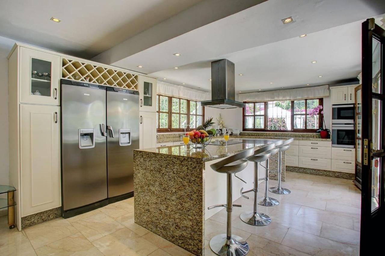 Exclusive Villa Las Palmeras Puerto Banus With Heated Private Swimming Pool, Marbella, Spain Εξωτερικό φωτογραφία